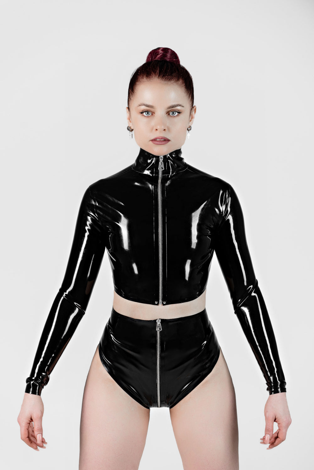 Latex-Top und High-Waist-Höschen, Latex-Outfit, Latex-Dessous