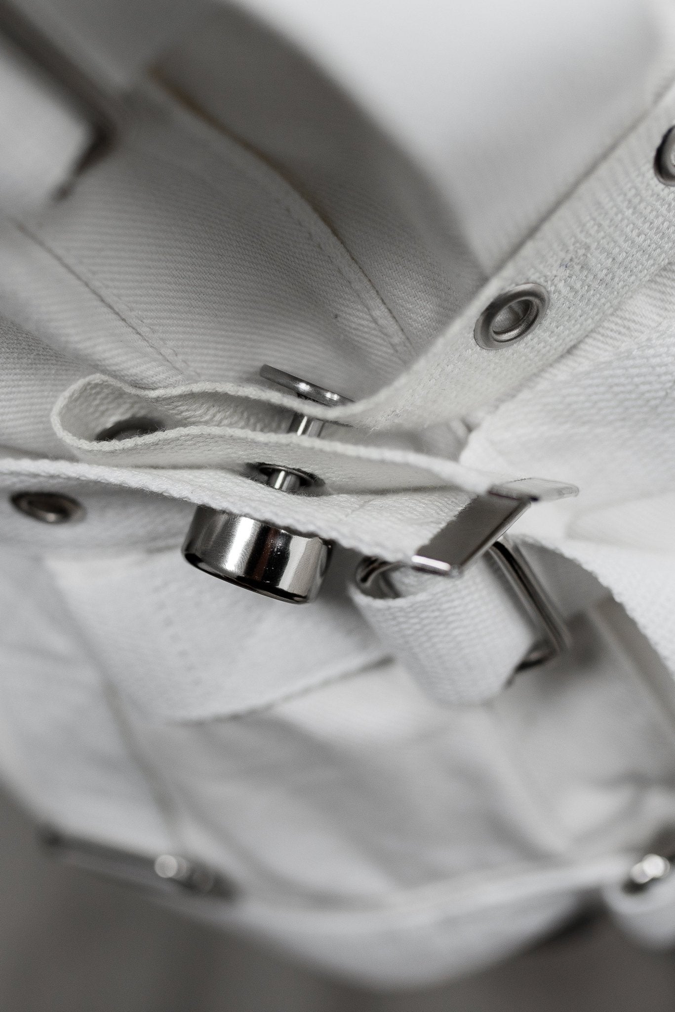 Cotton Straitjacket with Segufix Style Locks & Key. White - Elinlatex