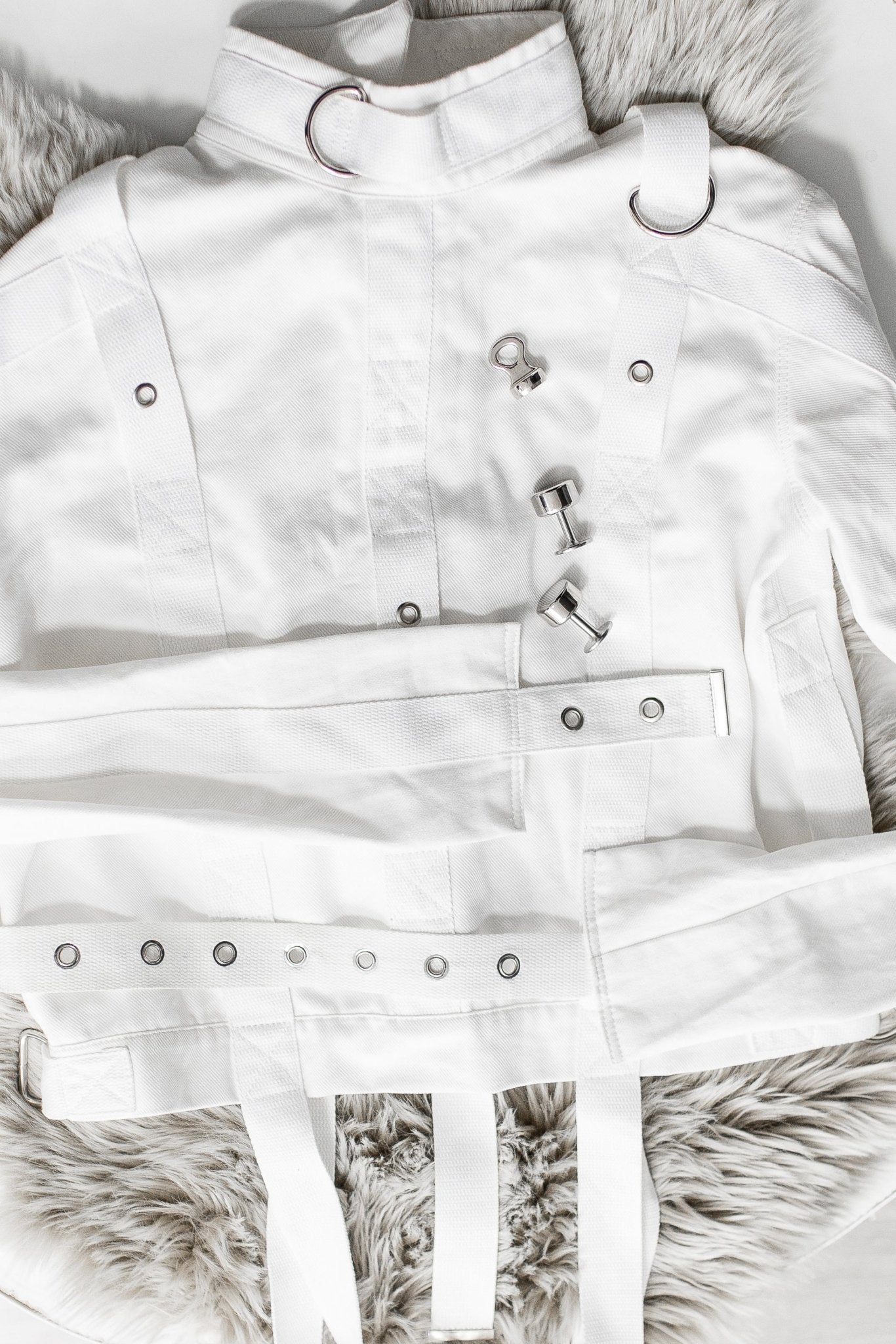 Cotton Straitjacket with Segufix Style Locks & Key. White - Elinlatex