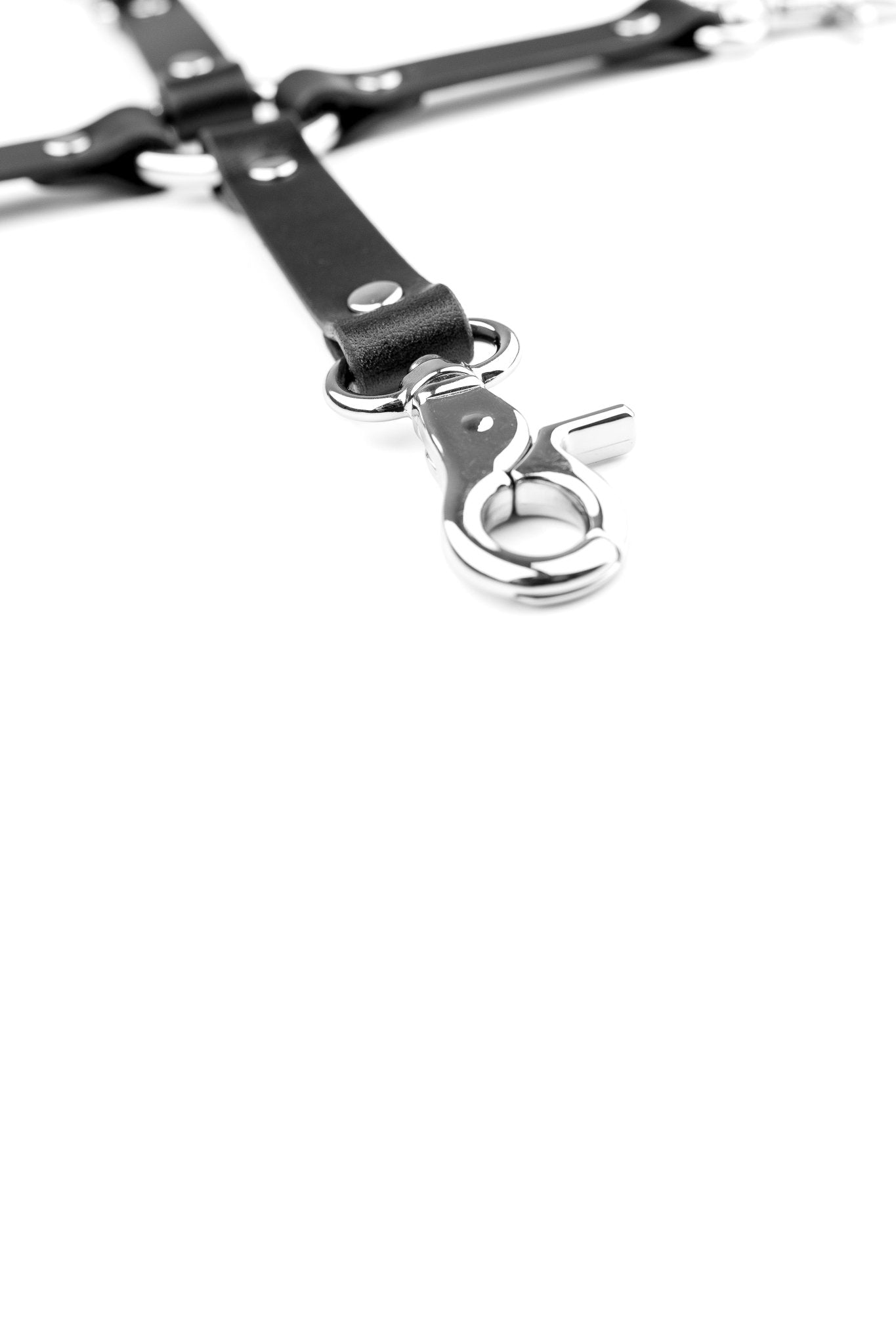 4 - Way Leather Exclusive Connector with Ring - Elinlatex