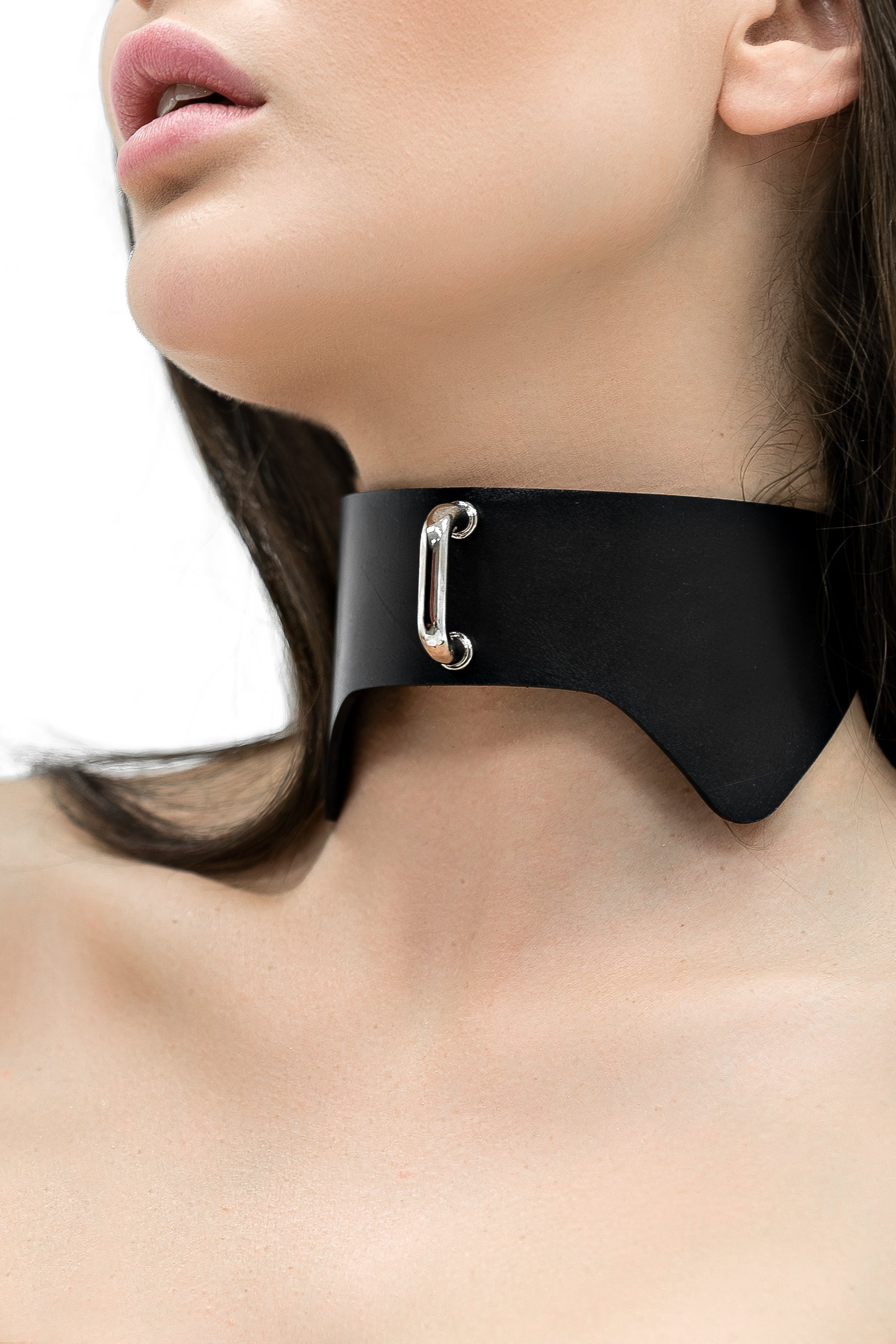 Leather Choker Butterfly. Black