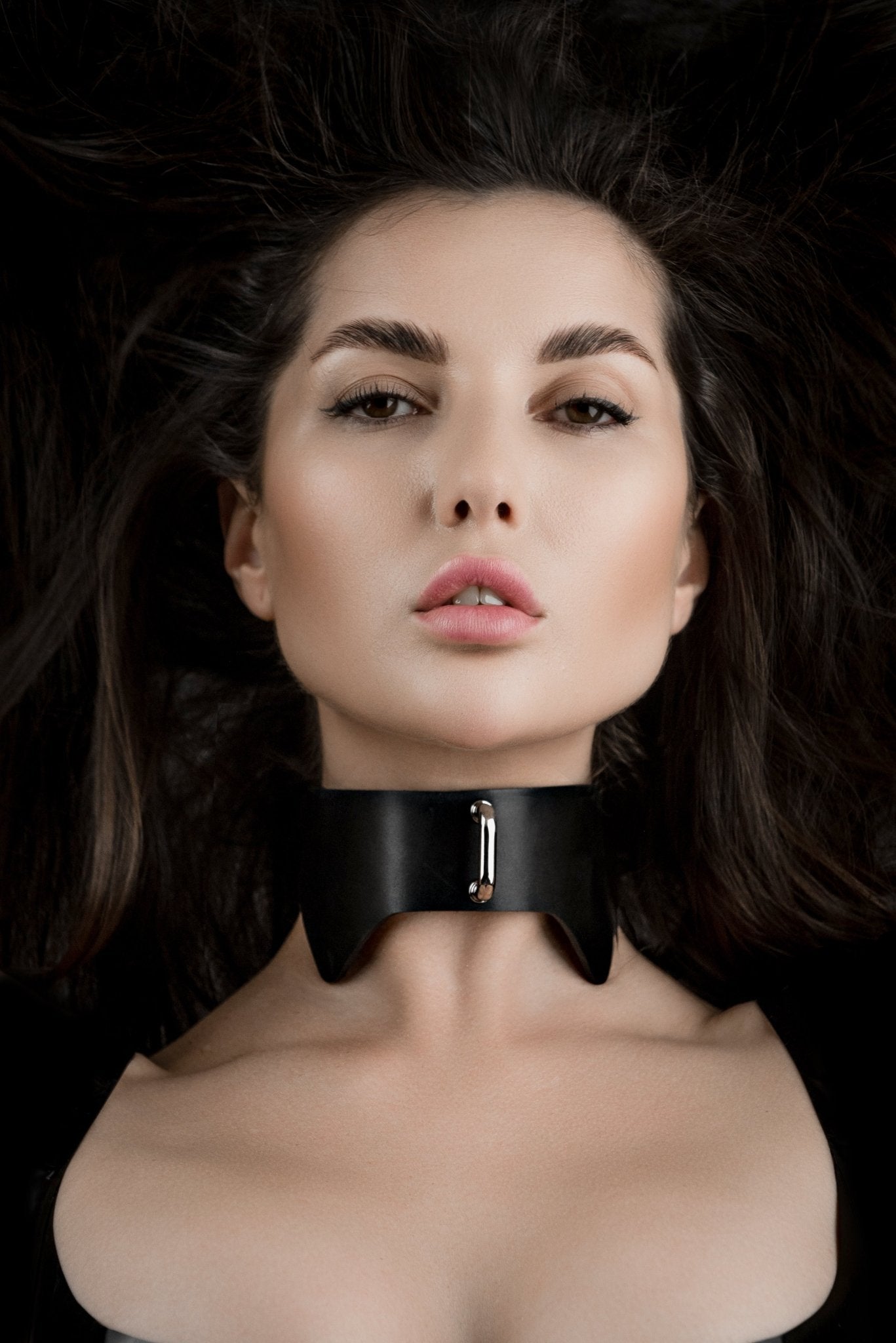Leather Choker Butterfly. Black - Elinlatex