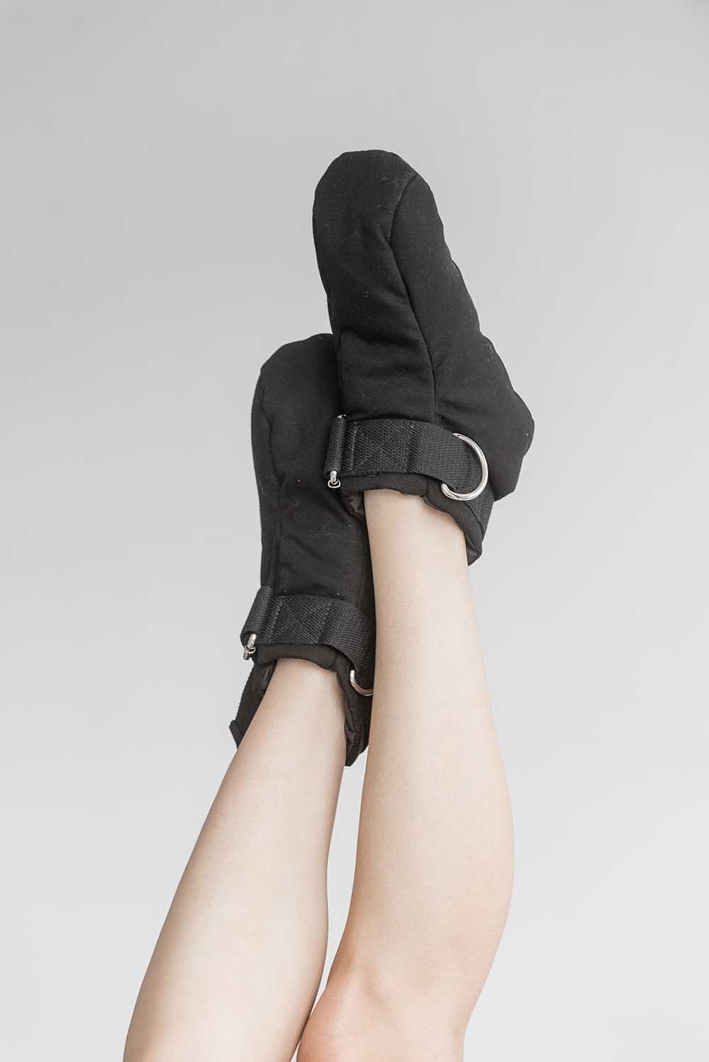 Restraining Kinky Booties. Black - Elinlatex