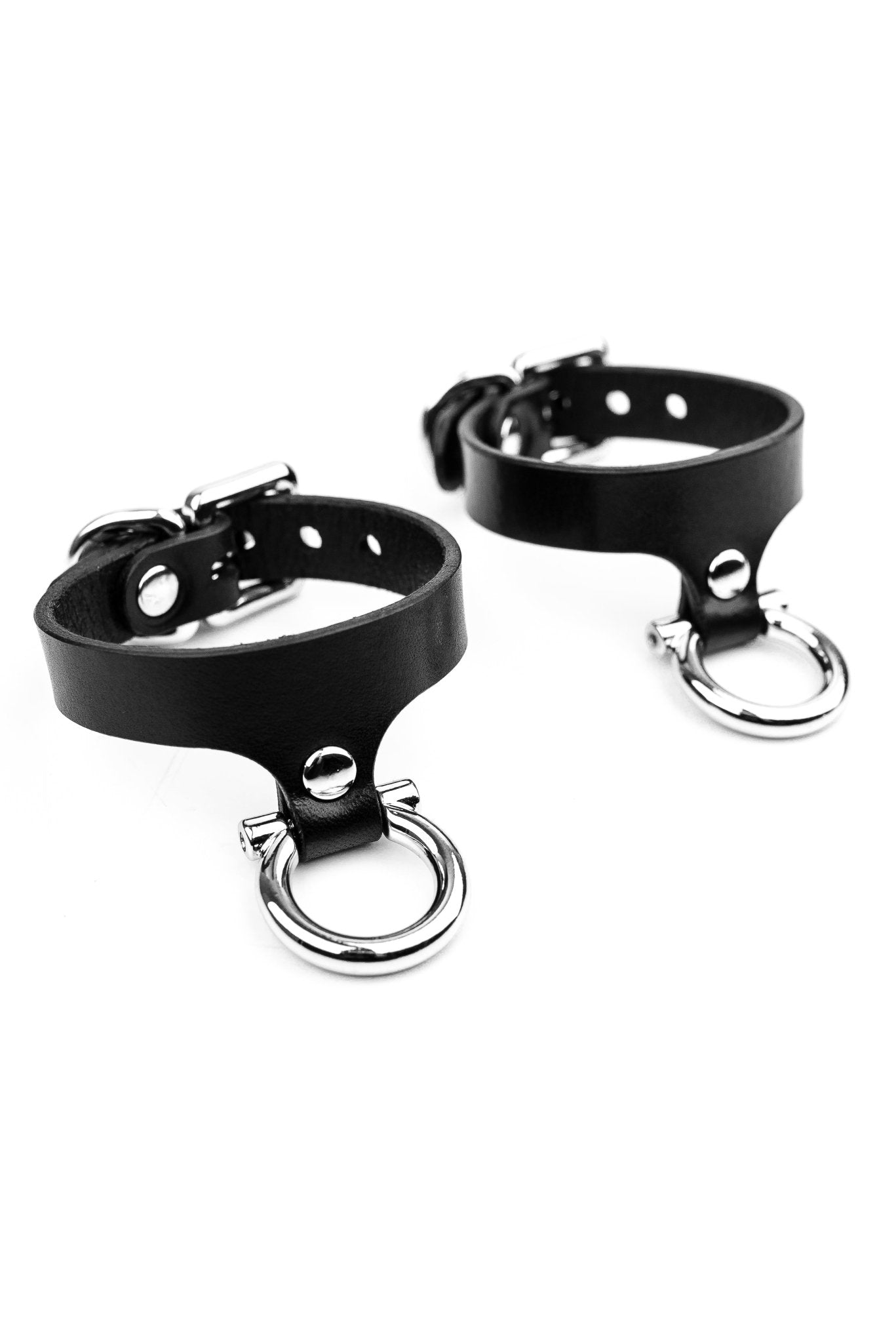 Set “Horseshoe” Cuffs And Collar - Elinlatex