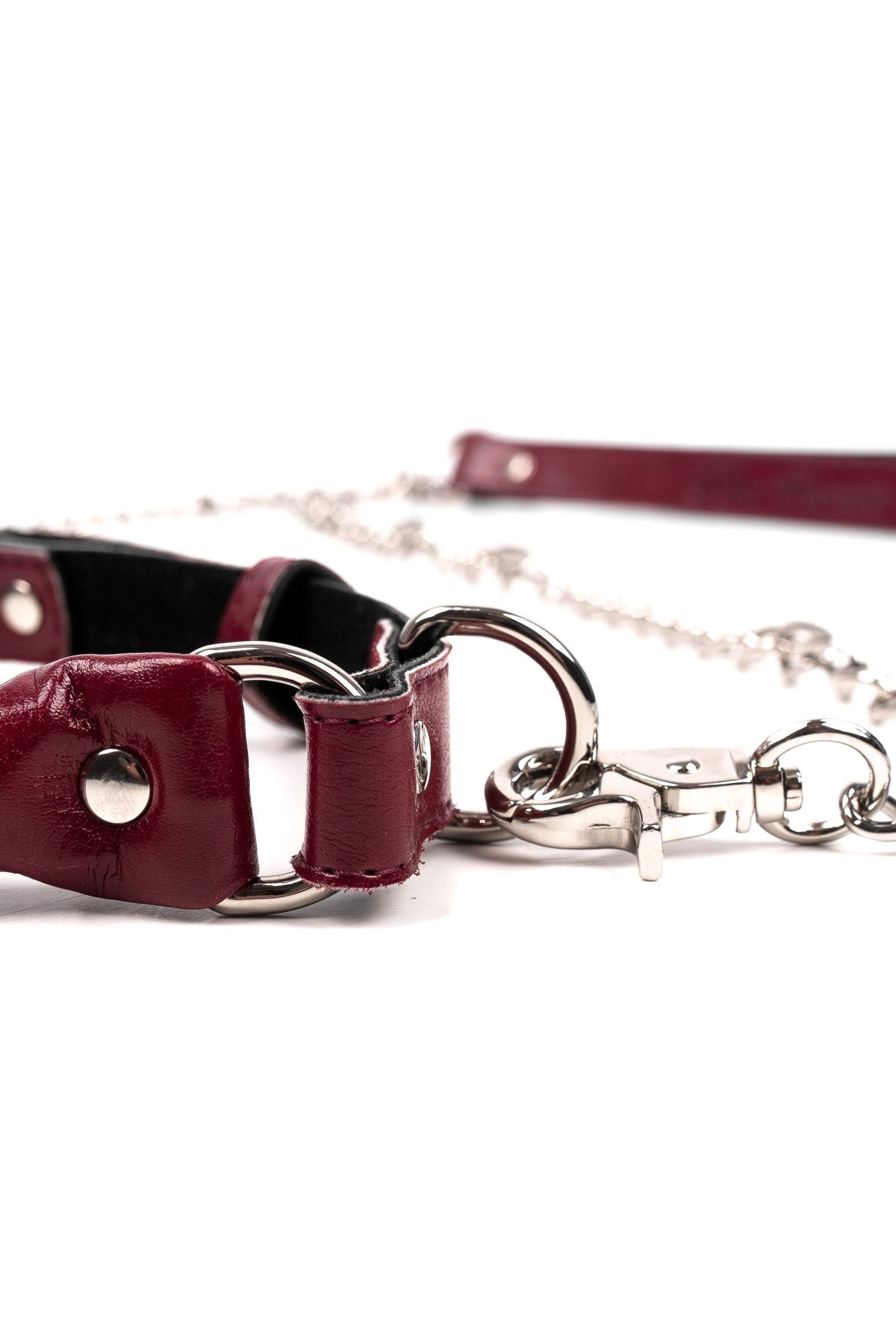 Vegan Leather Bridle Gag with removable chain leash. Burgundy - Elinlatex