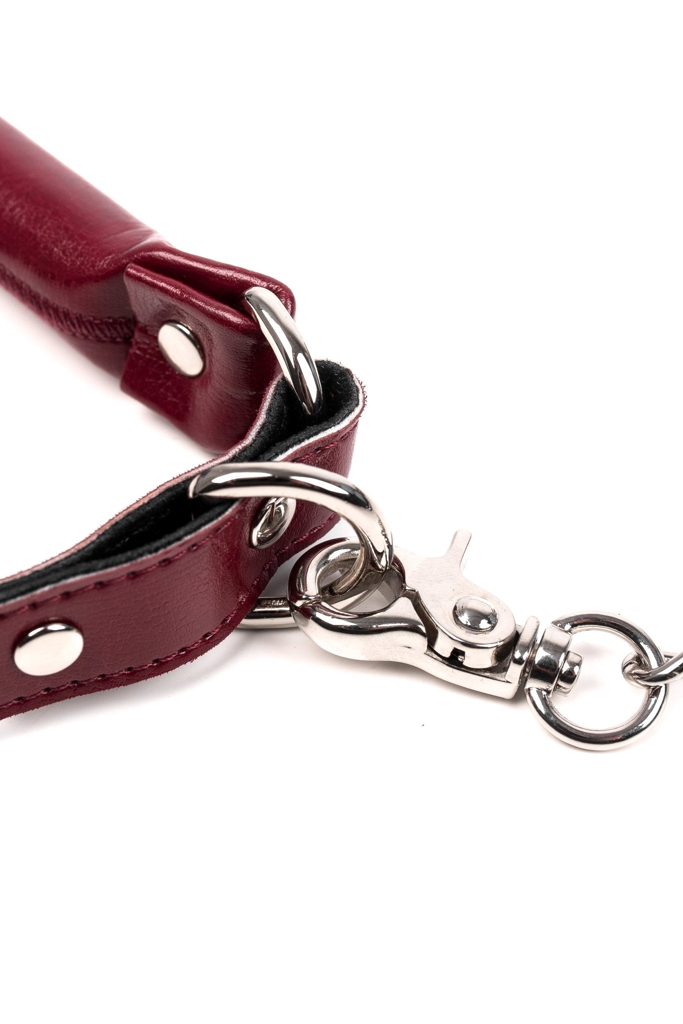 Vegan Leather Bridle Gag with removable chain leash. Burgundy - Elinlatex