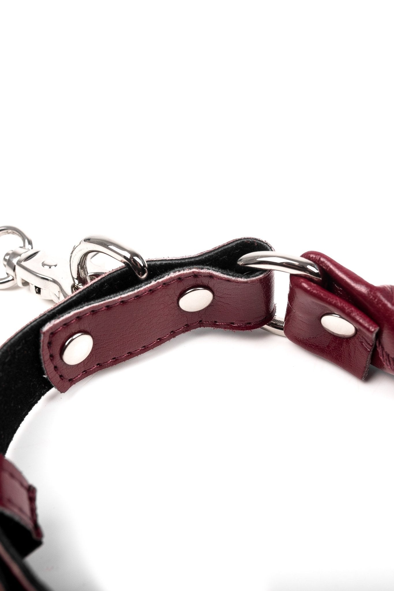 Vegan Leather Bridle Gag with removable chain leash. Burgundy - Elinlatex